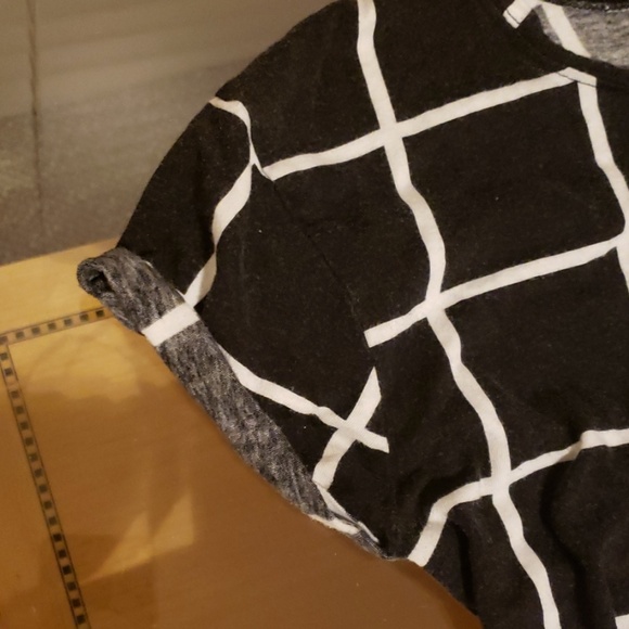 Grid pattern crop top - Picture 2 of 2